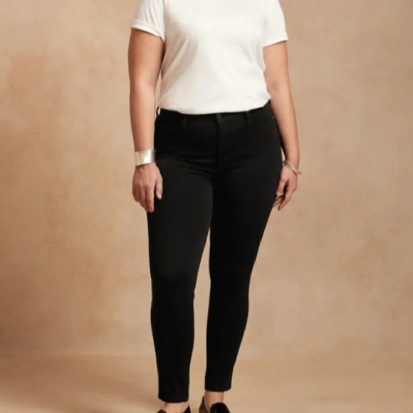 Banana Republic Mid + Skinny Jeans - Picture 5 of 16